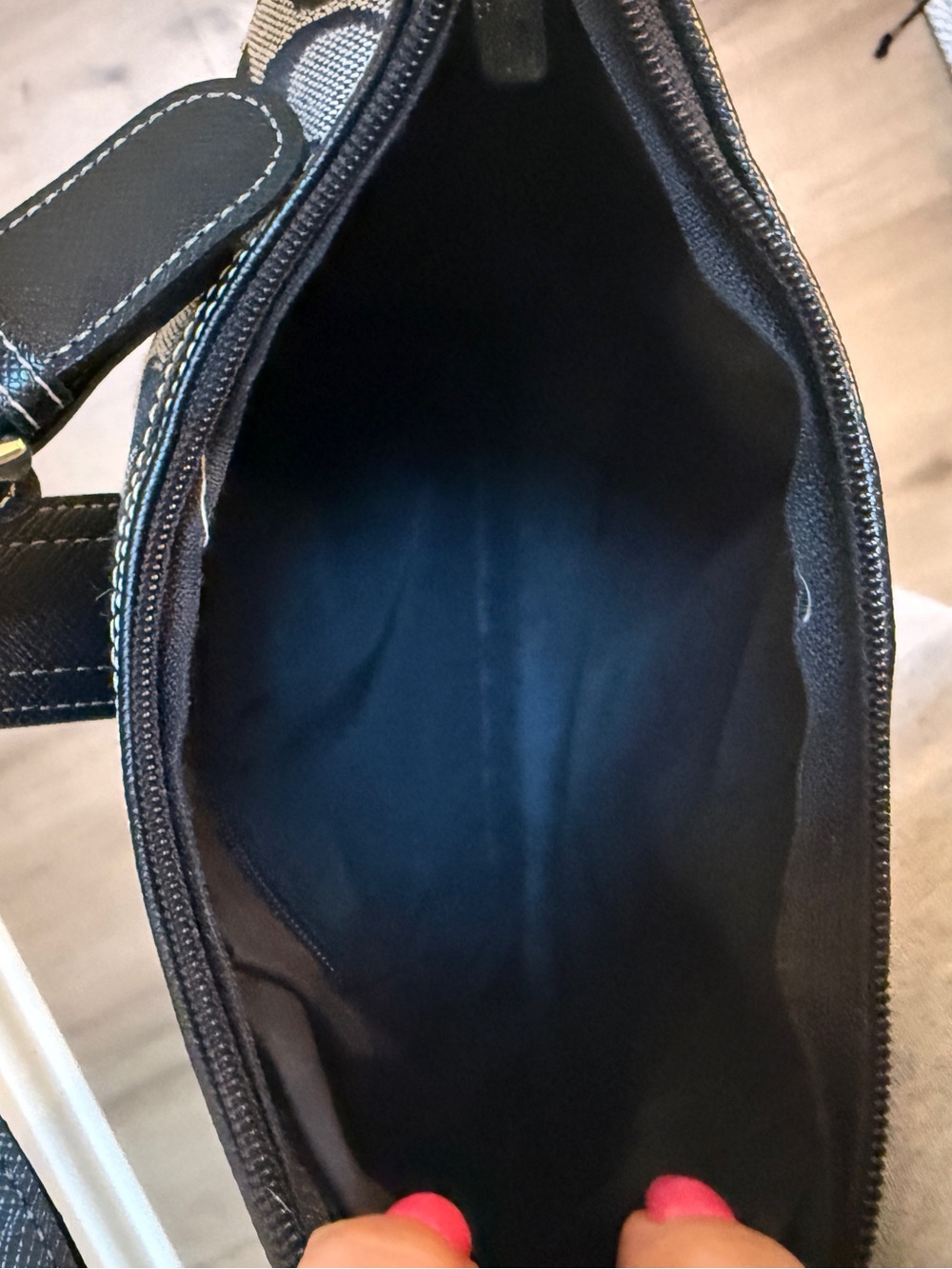 Early 2000’s Coach emblem bag - Picture 9 of 9
